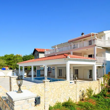 Kursar Apartment *